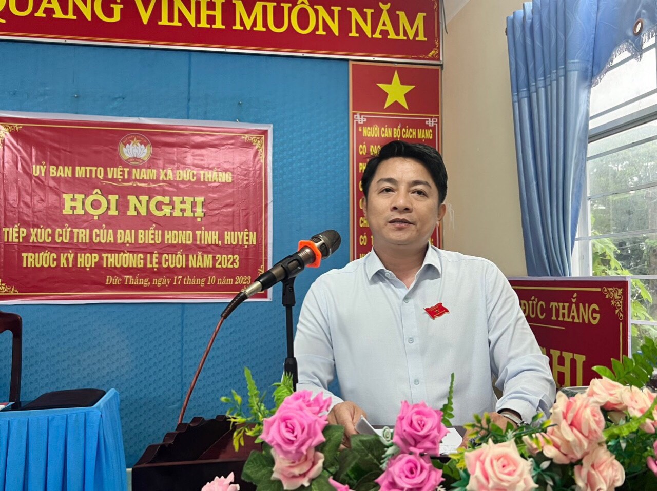 Đại biểu Nguyễn Minh Đạo- TUV, BT Huyện Ủy Mộ Đức phát biểu với cử tri