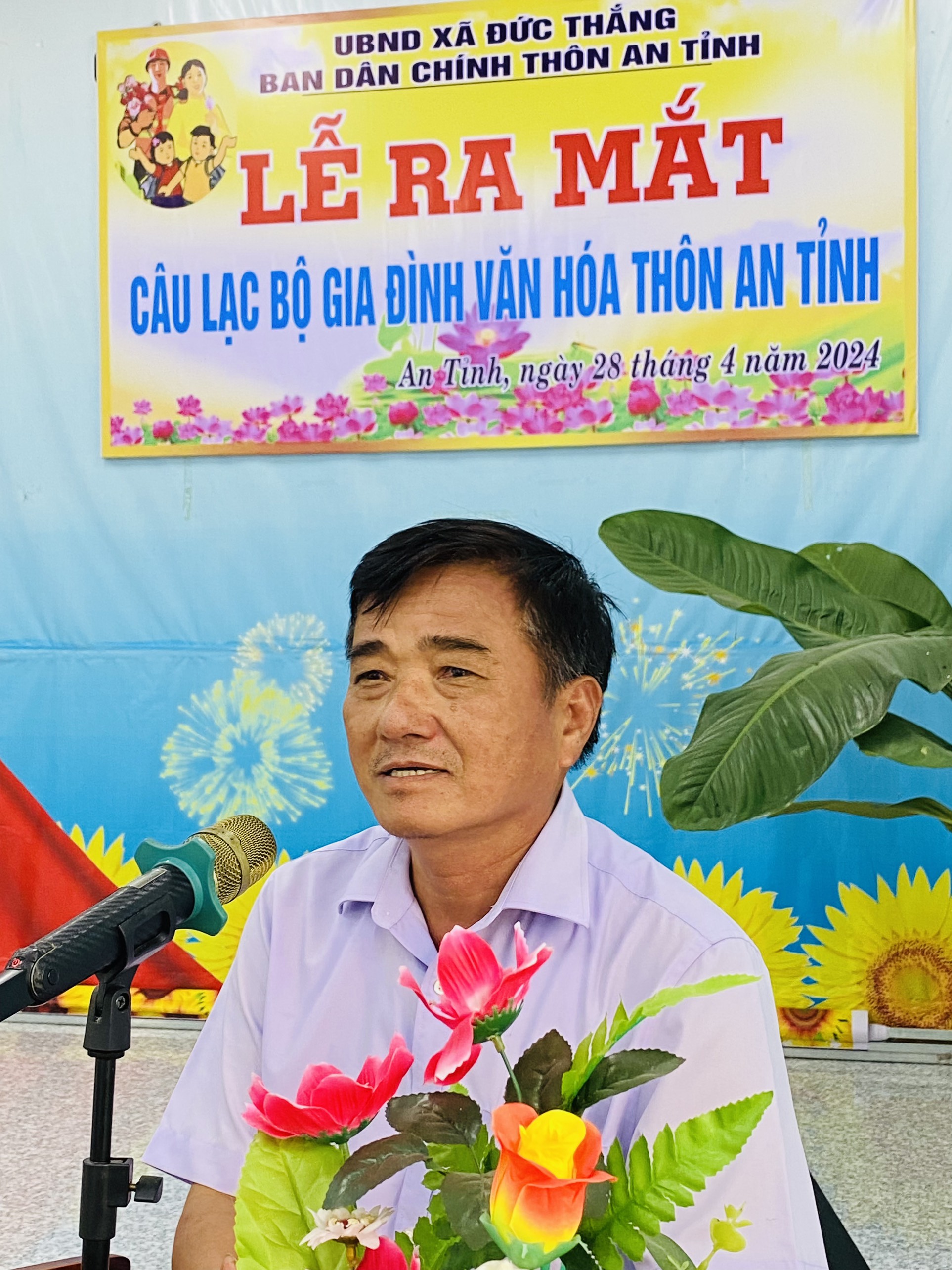 Đồng Chí Trần Như Hiệp- Bí Thư Đảng ủy xã phát biểu tại buổi ra mắt câu lạc bộ